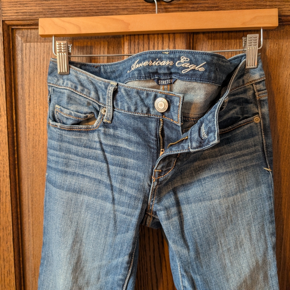 American Eagle Outfitters Women's Light Blue Straight Leg Jeans